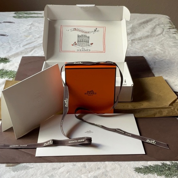 🐴 HERMÈS BOX AND RIBBON BUNDLE 🐴 NWOT 🐴 - Picture 4 of 16